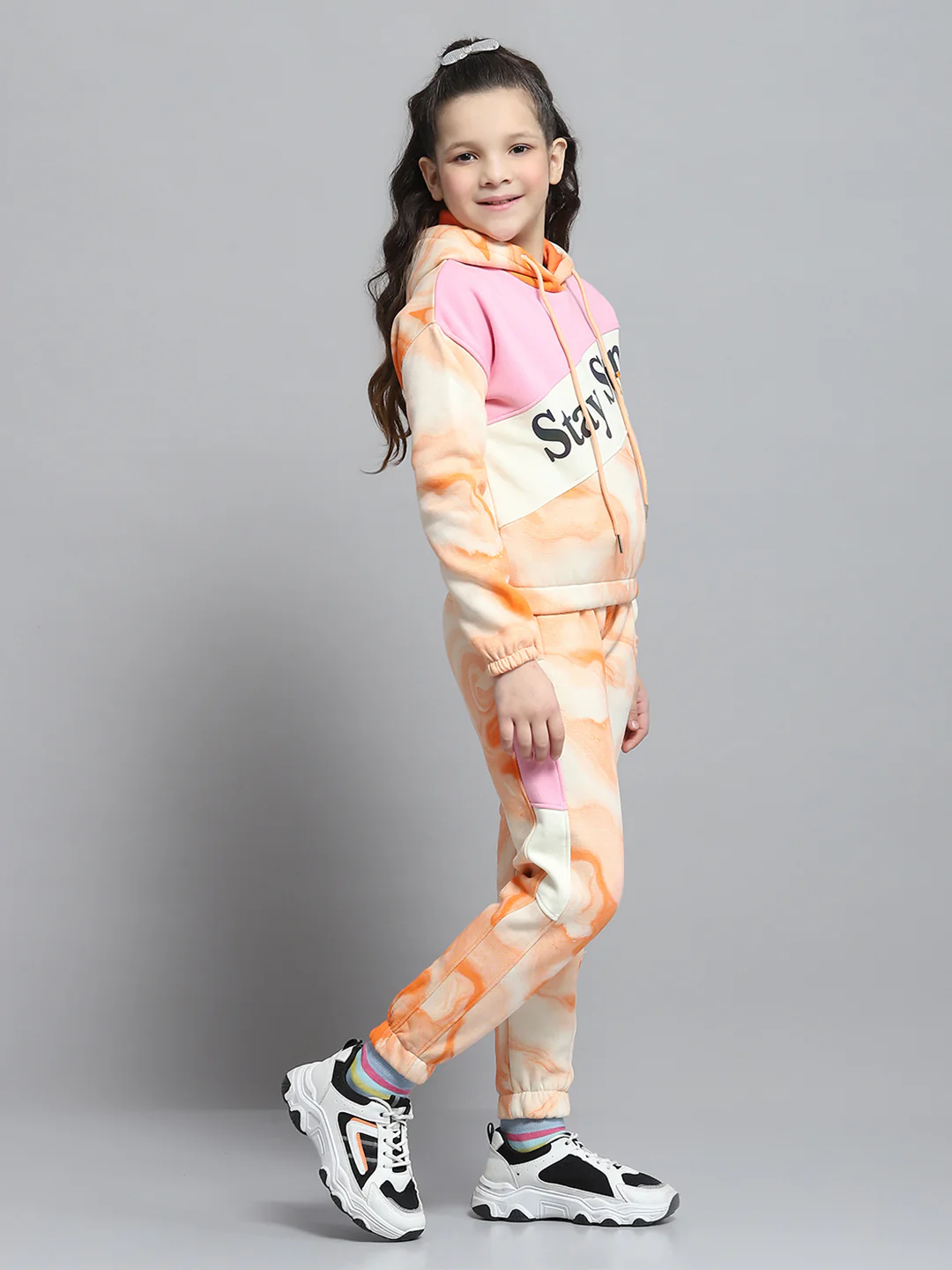 Girls Pink Printed Hooded Full Sleeve Tracksuit - Image 4
