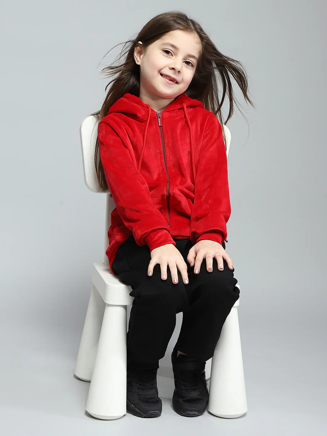 Girls Red Solid Hooded Full Sleeve Sweatshirt - Image 2