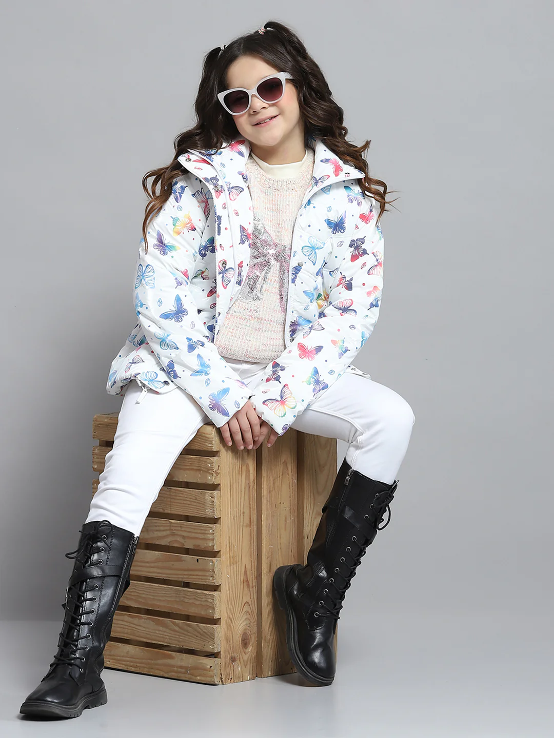 Girls White Printed Collar Full Sleeve Jacket - Image 2