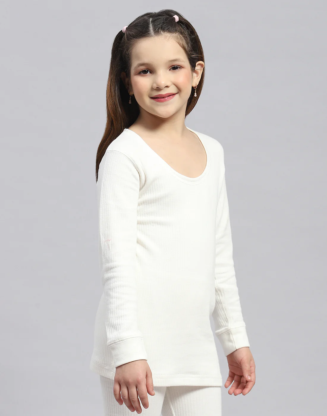 Girls White Solid Round Neck Full Sleeve Thermal Vest - Image 4