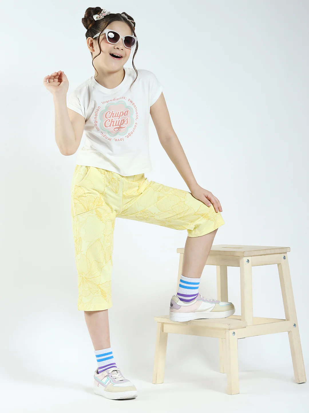 Girls Yellow Printed Regular Fit Capri - Image 2