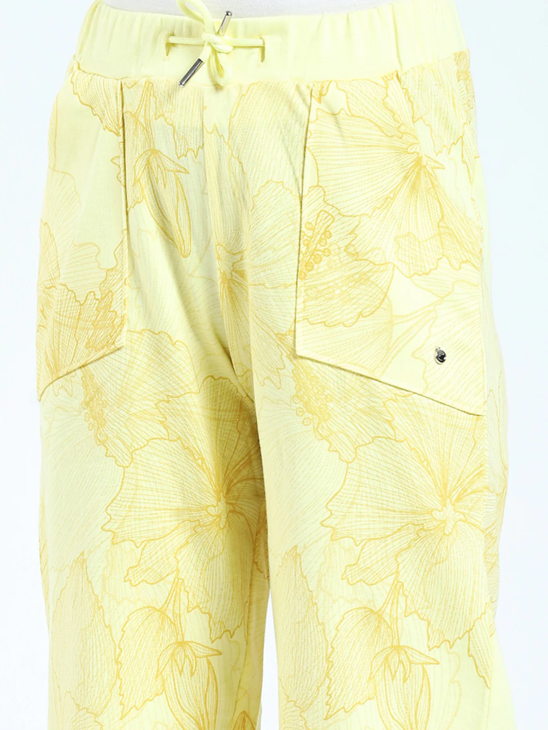 Girls Yellow Printed Regular Fit Capri - Image 6