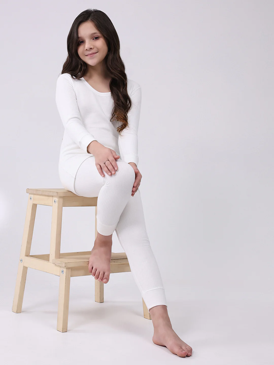 Kids-Unisex White Solid Round Neck Full Sleeve Thermal Vest - Image 2