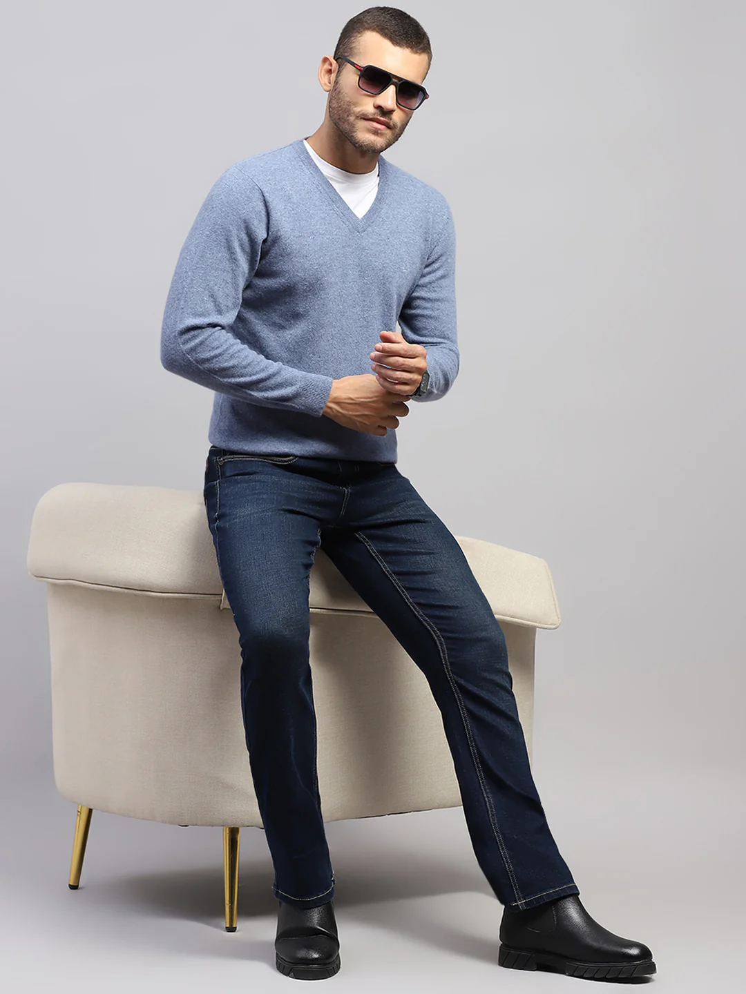 Luxuria Men Blue Solid V Neck Full Sleeve Pullover - Image 2