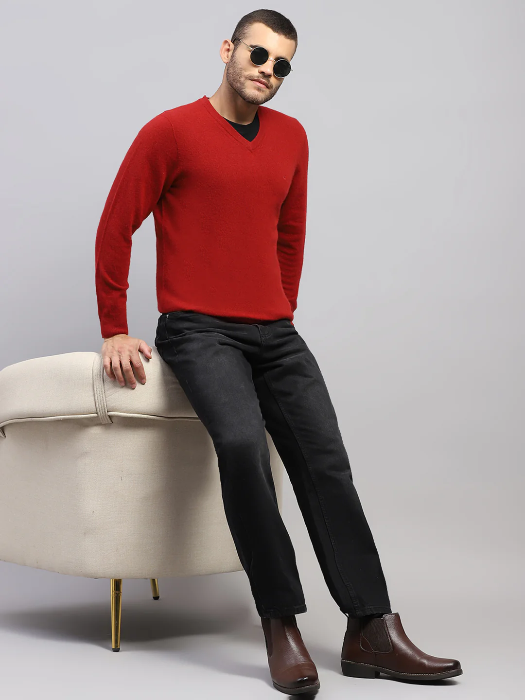 Luxuria Men Maroon Solid V Neck Full Sleeve Pullover - Image 2