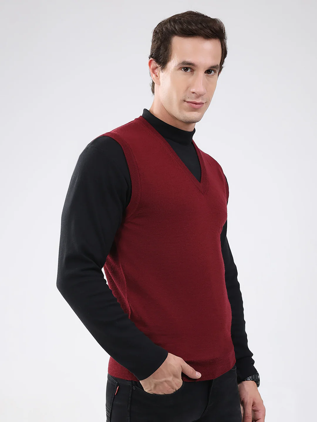 Luxuria Men Maroon Solid V Neck Sleeveless Sweater - Image 4