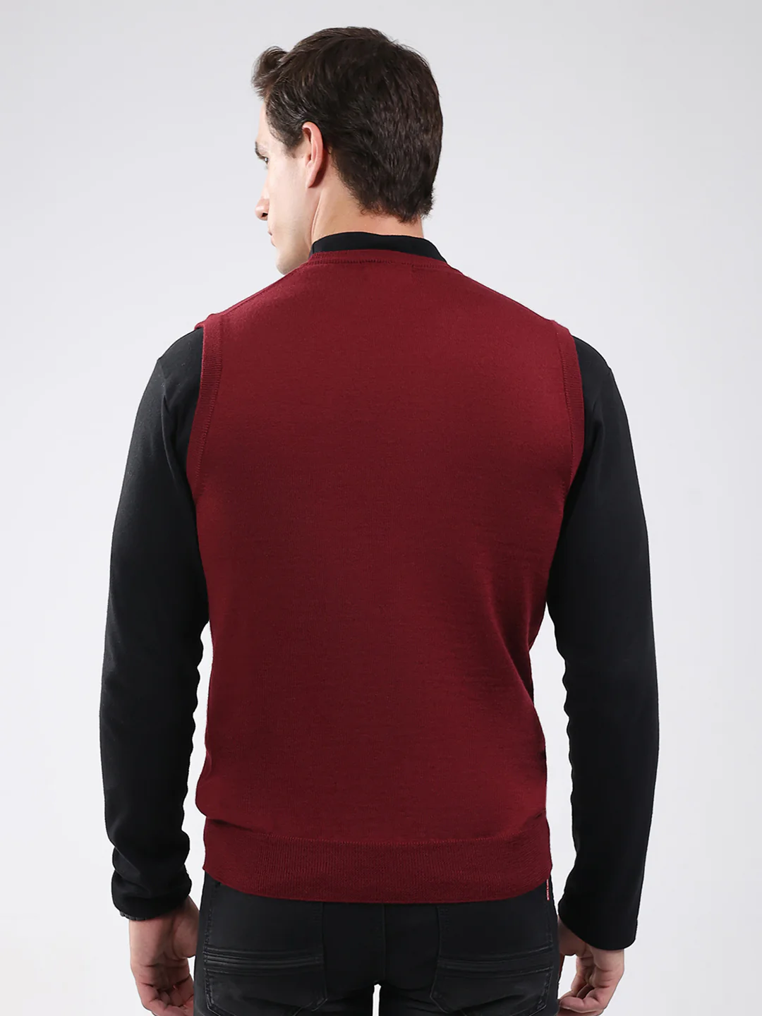 Luxuria Men Maroon Solid V Neck Sleeveless Sweater - Image 5