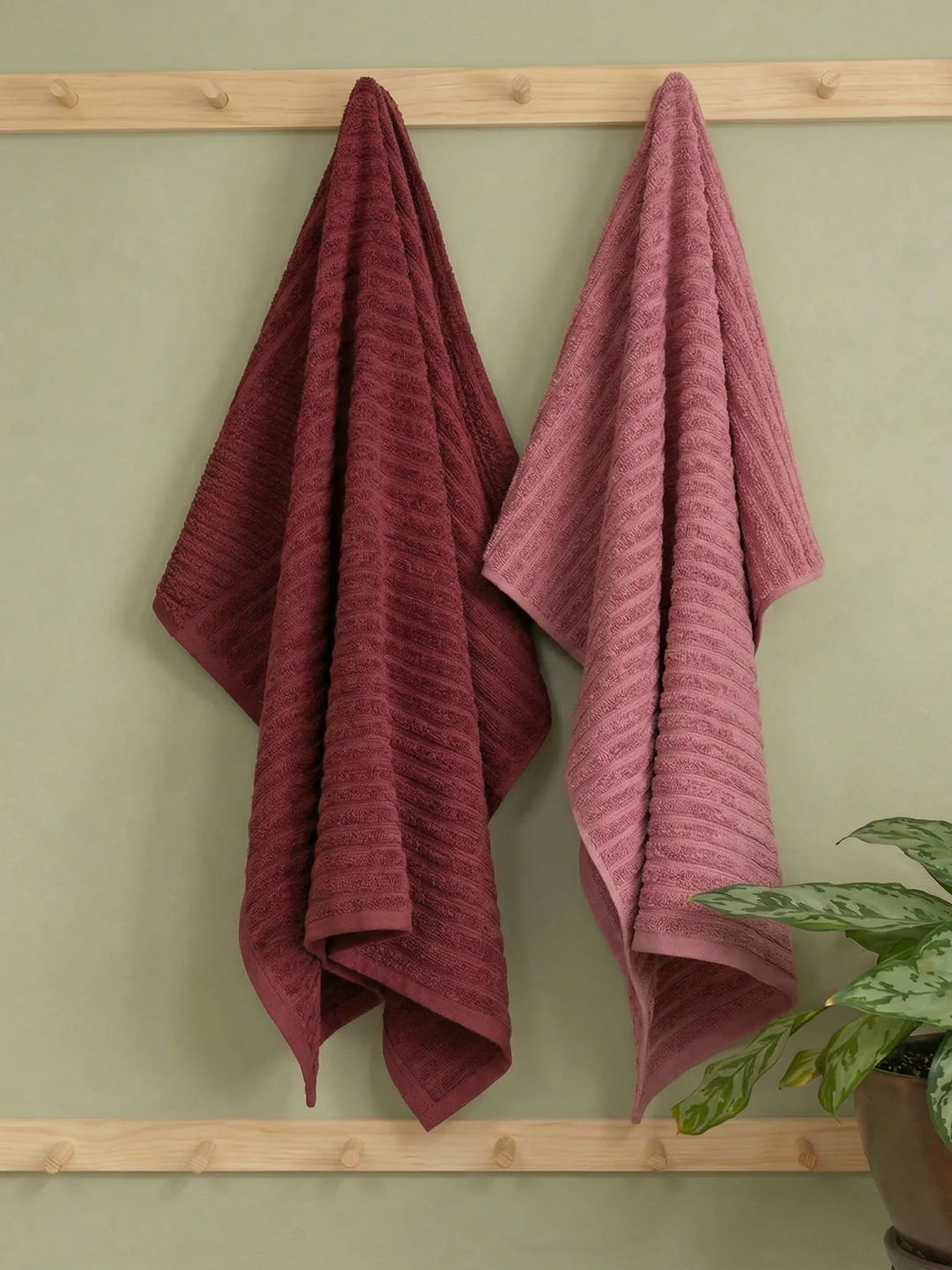 Maroon & Pink 100% Cotton Solid 500 GSM Bath Towel Sensations 4 Pc Set Gifting Box Pack