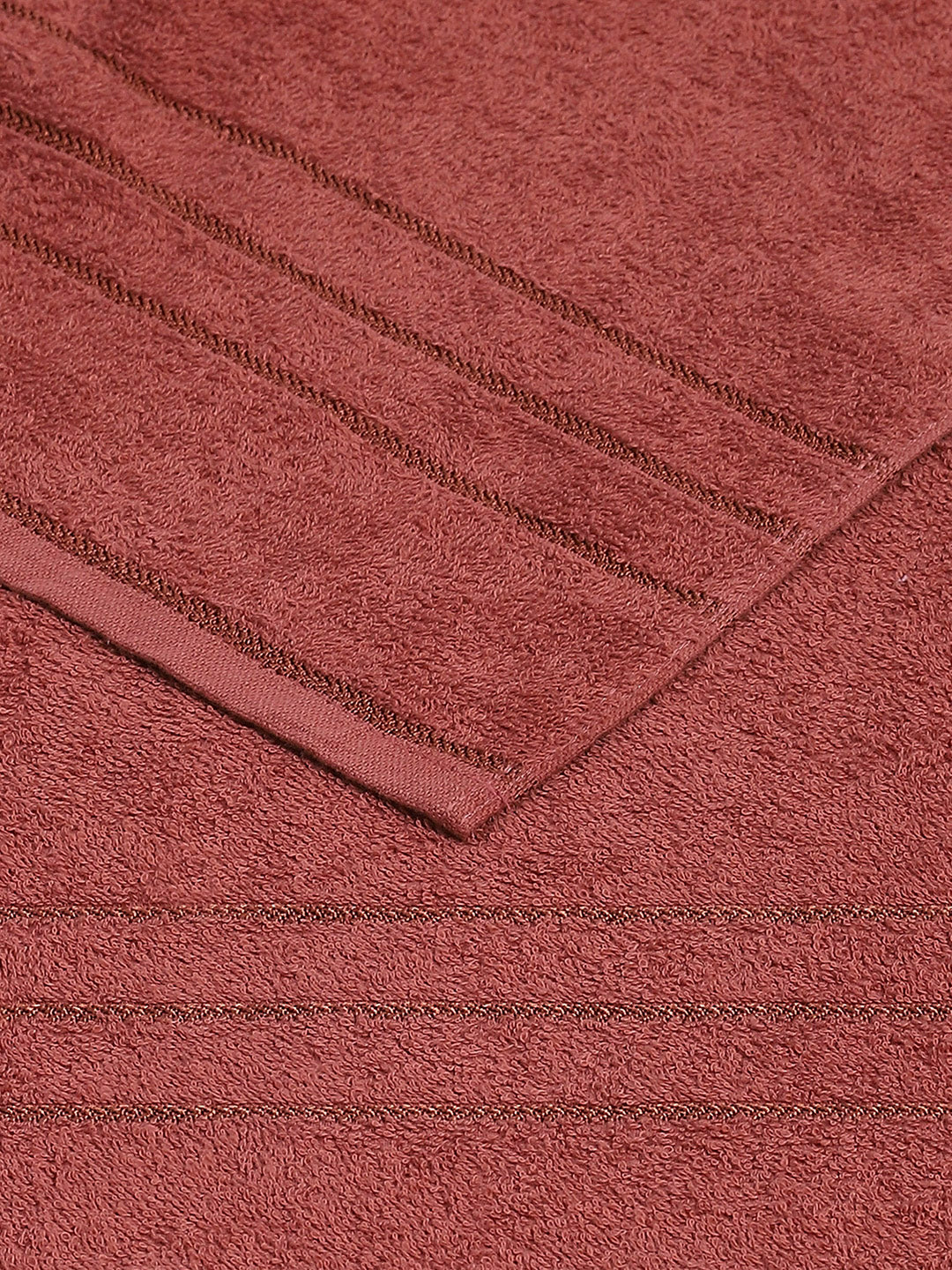 Mauve Cotton Solid 350 GSM Bath Towel (Soho) - Image 4