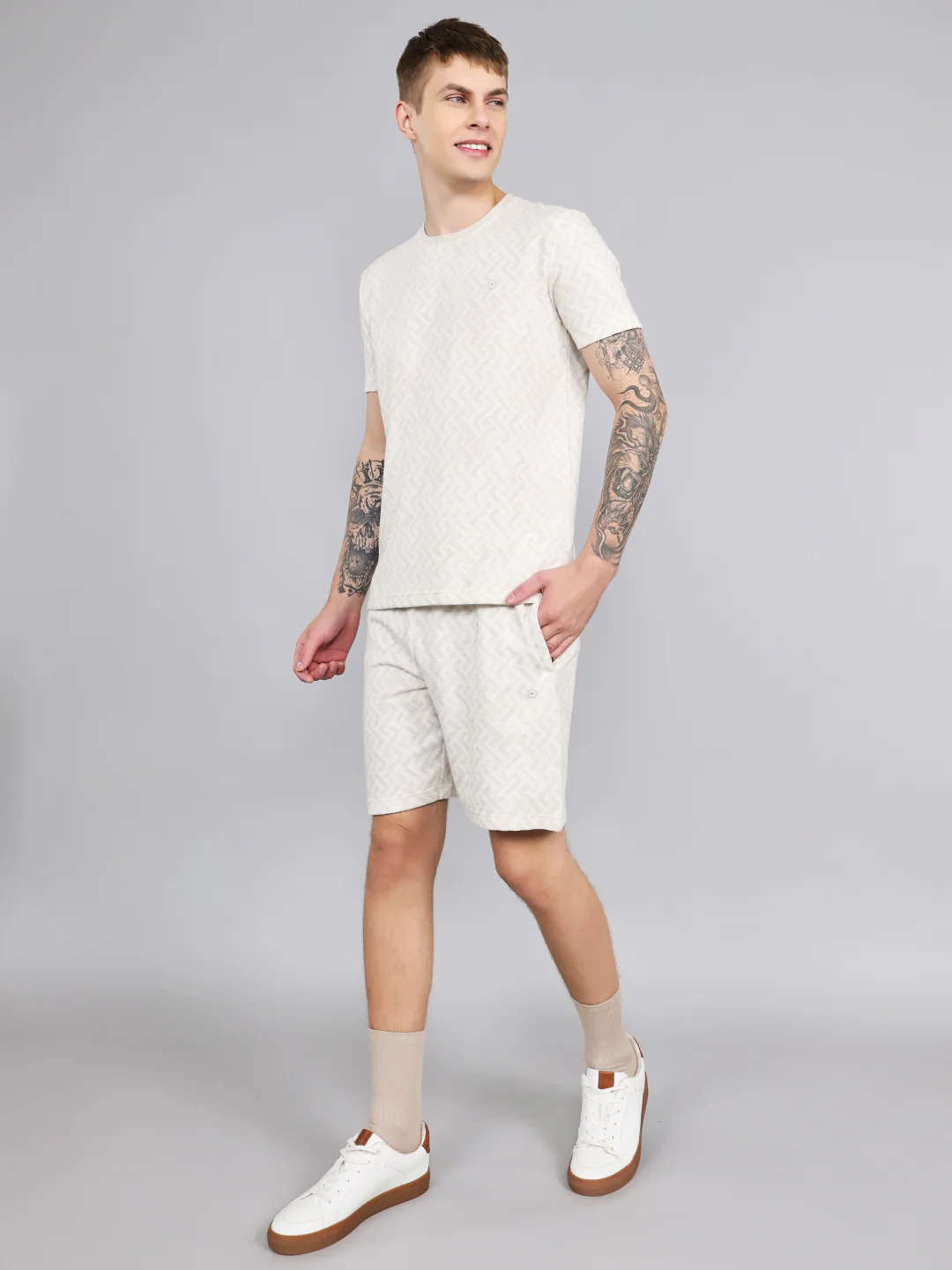 Men Beige Geometric Regular Fit Bermuda Set - Image 2