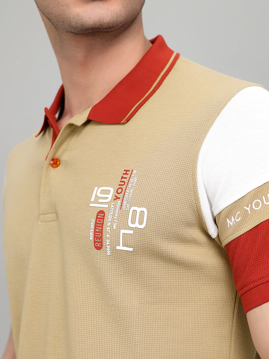 Men Beige Printed Collar Half Sleeve T-Shirt - Image 4