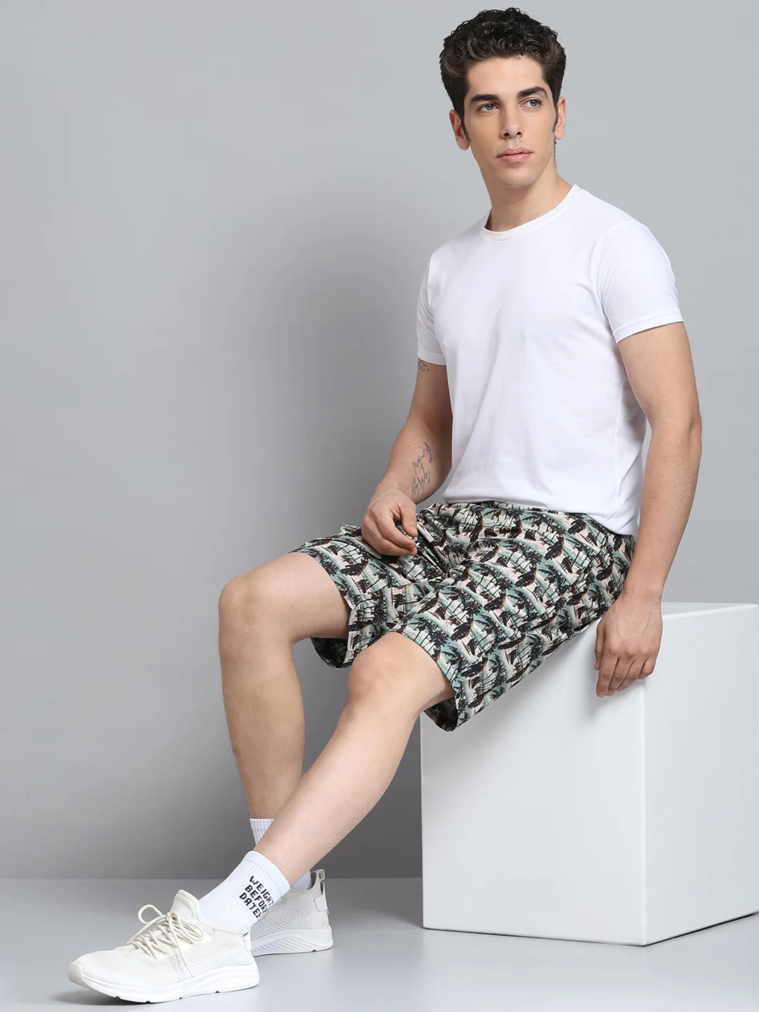 Men Beige Printed Short - Image 2
