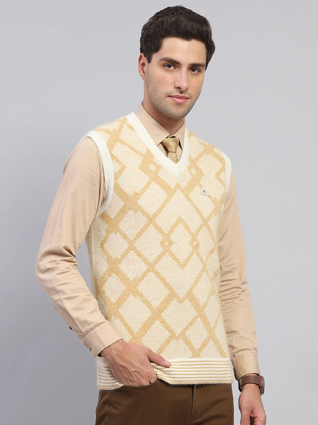 Men Beige Self Design V Neck Sleeveless Sweater - Image 4