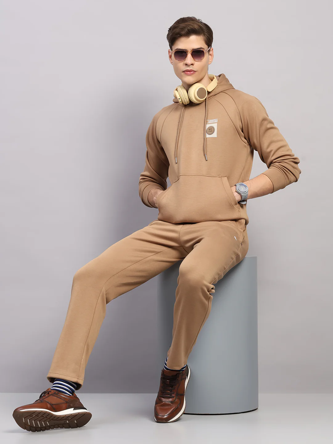 Men Beige Solid Collar Full Sleeve Winter Tracksuit - Image 2