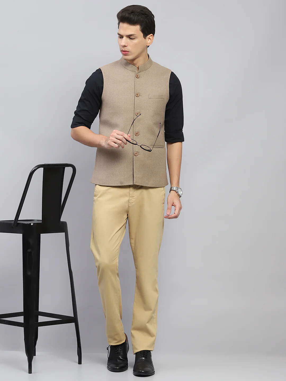 Men Beige Solid Mock Neck Sleeveless Jacket - Image 2