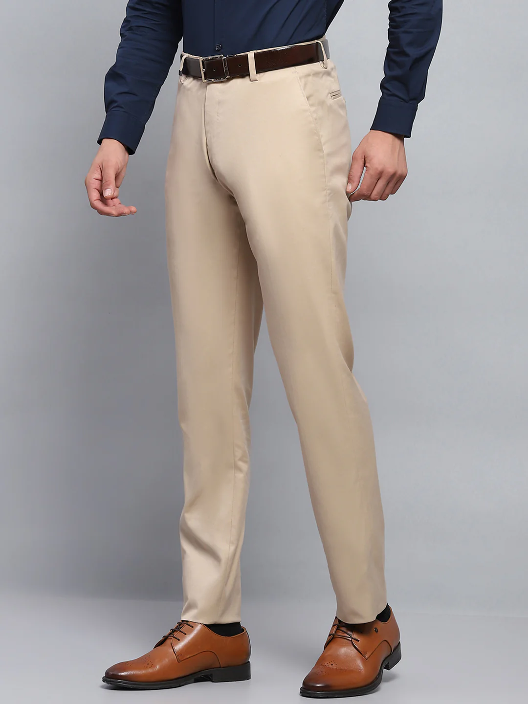 Men Beige Solid Smart Fit Trouser - Image 3