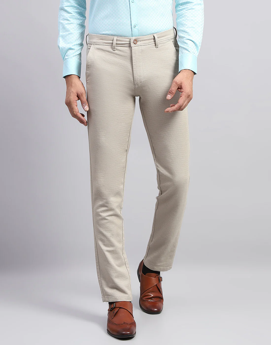 Men Beige Solid Smart Fit Trouser - Image 2