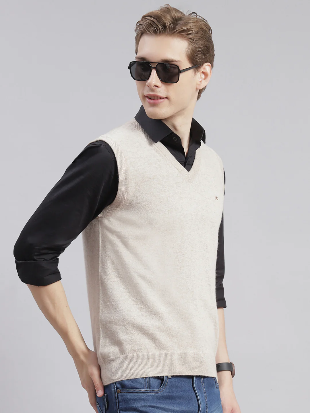 Men Beige Solid V Neck Sleeveless Sweaters/Pullovers - Image 4