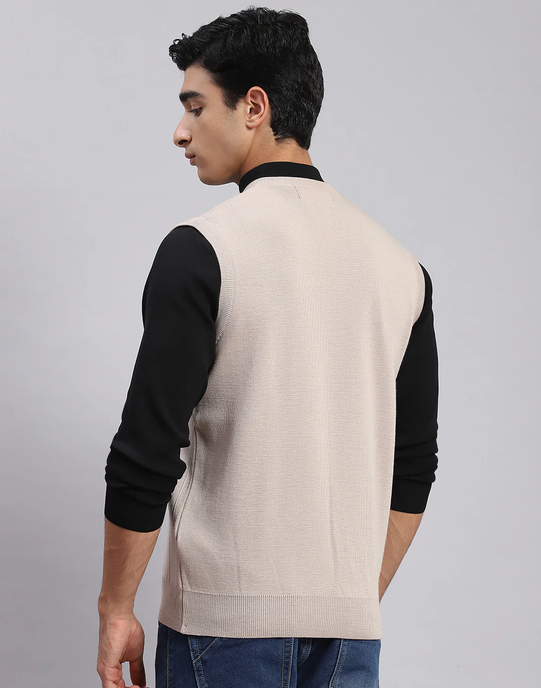 Men Beige Solid V Neck Sleeveless Sweaters/Pullovers - Image 4