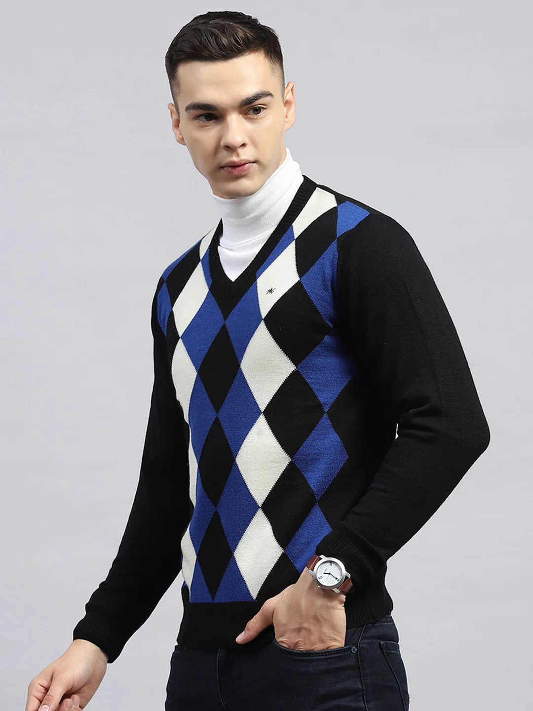 Men Black Geometric V Neck Full Sleeve Pullover - Image 3