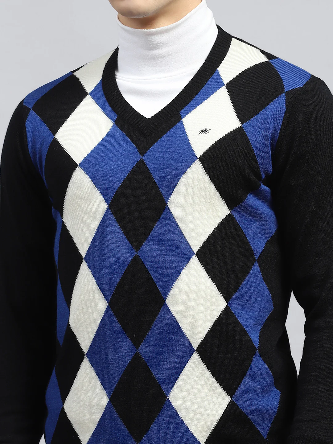 Men Black Geometric V Neck Full Sleeve Pullover - Image 7