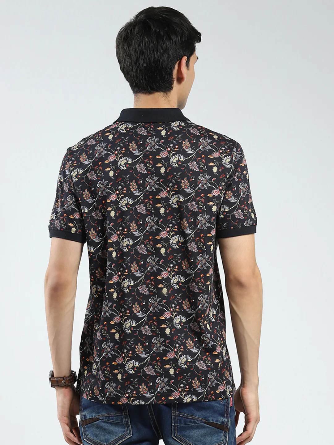 Men Black Printed Collar Half Sleeve T-Shirt - Image 5