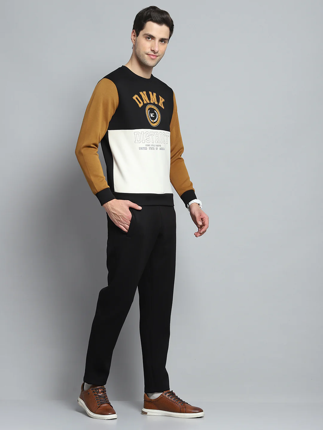 Men Black Printed Round Neck Full Sleeve Winter Tracksuit - Image 4