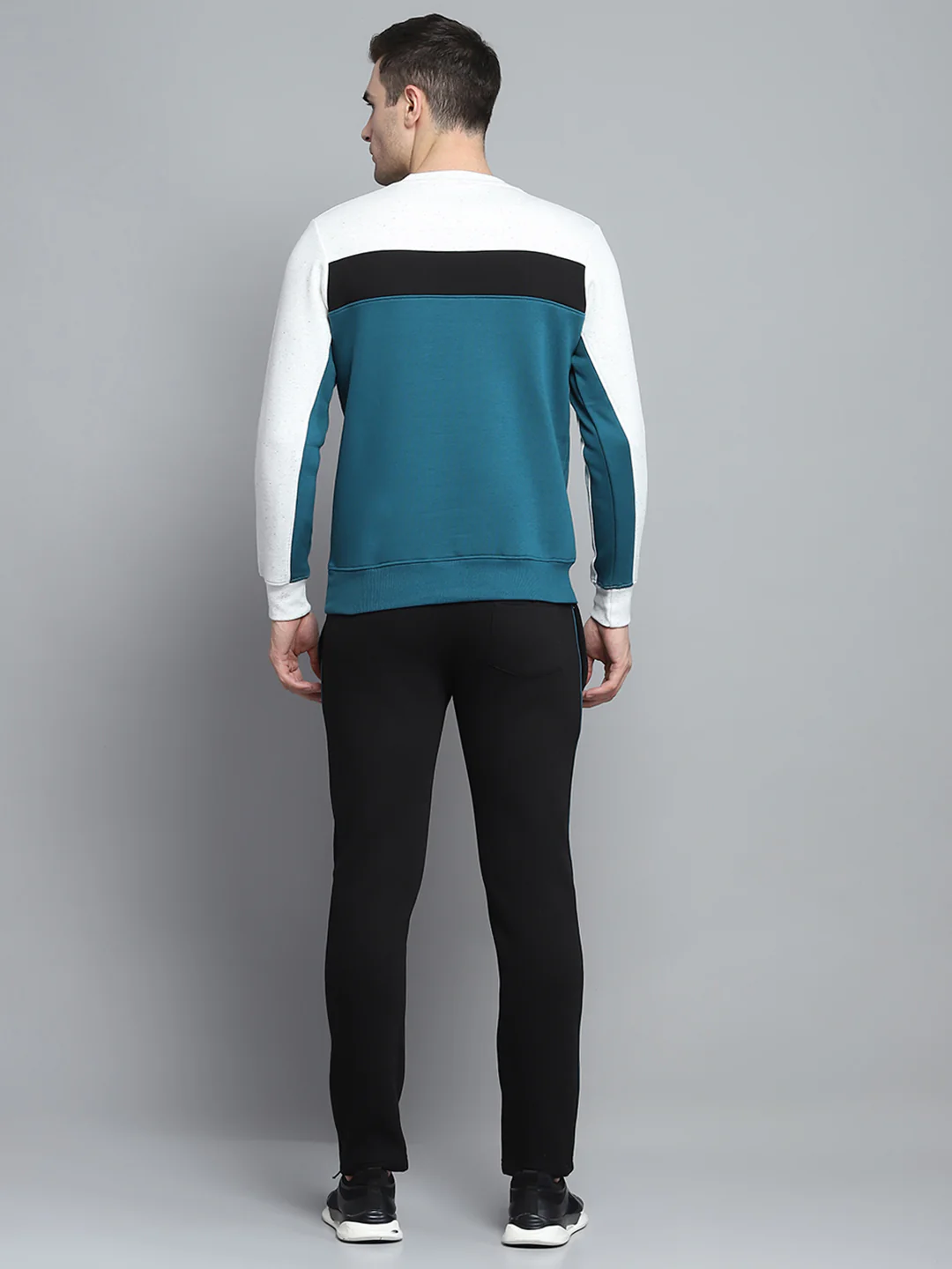 Men Black Printed Round Neck Full Sleeve Winter Tracksuit - Image 5