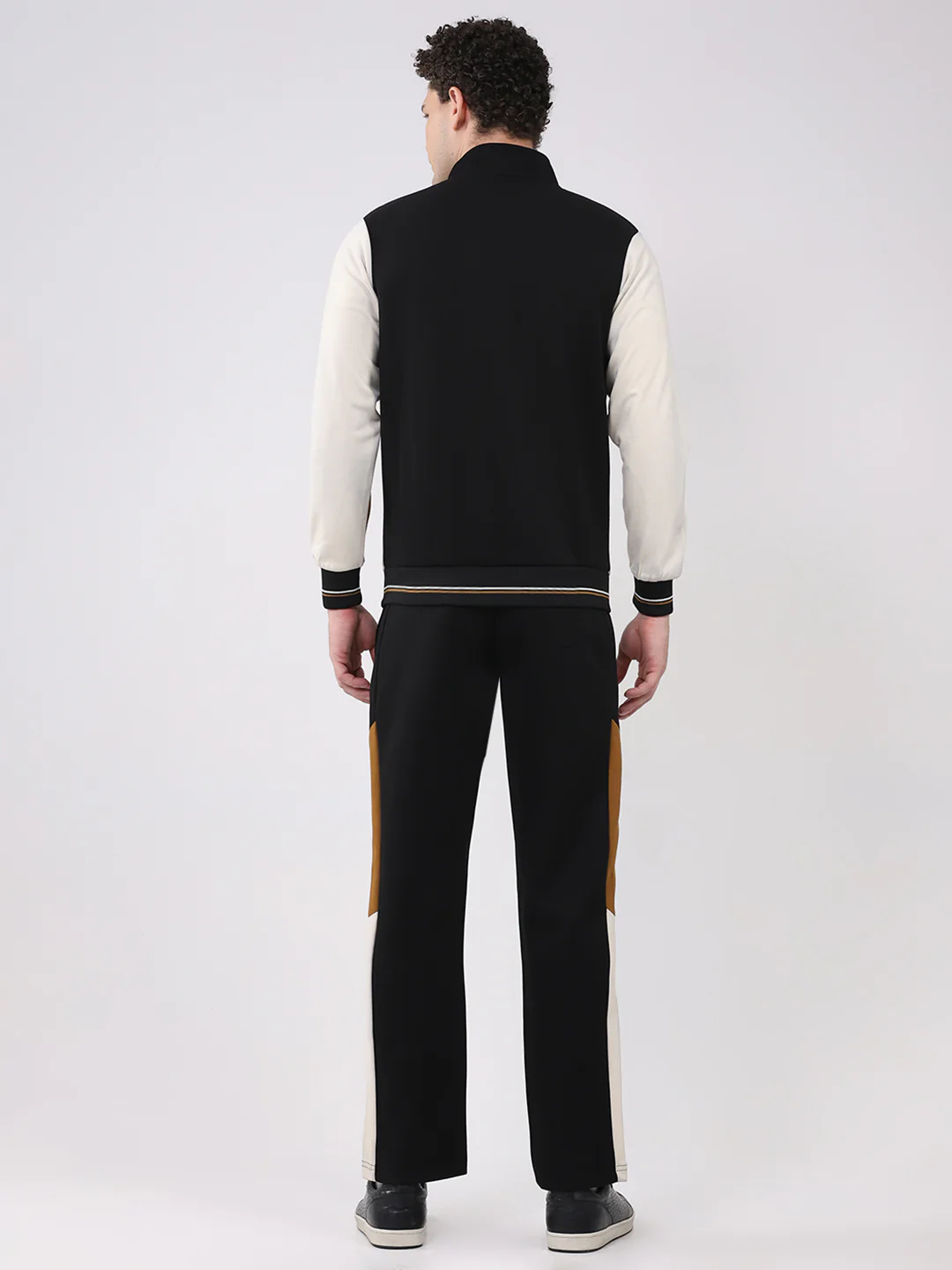Men Black Printed Round Neck Full Sleeve Winter Tracksuit - Image 5