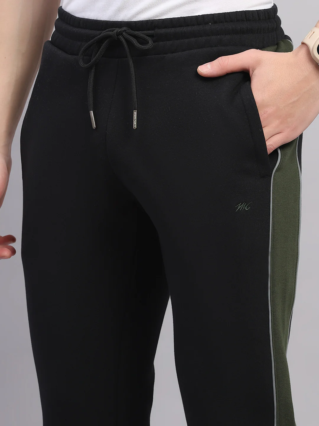 Men Black Self Design Stand Collar Full Sleeve Winter Tracksuit - Image 9