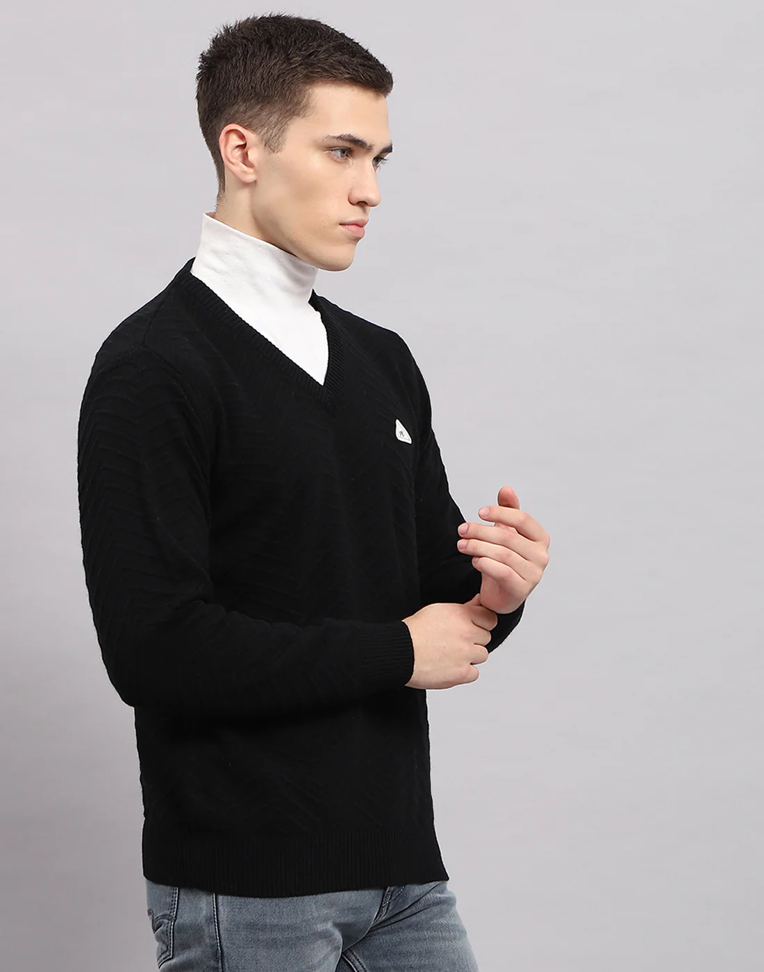 Men Black Self Design V Neck Full Sleeve Pullover - Image 4