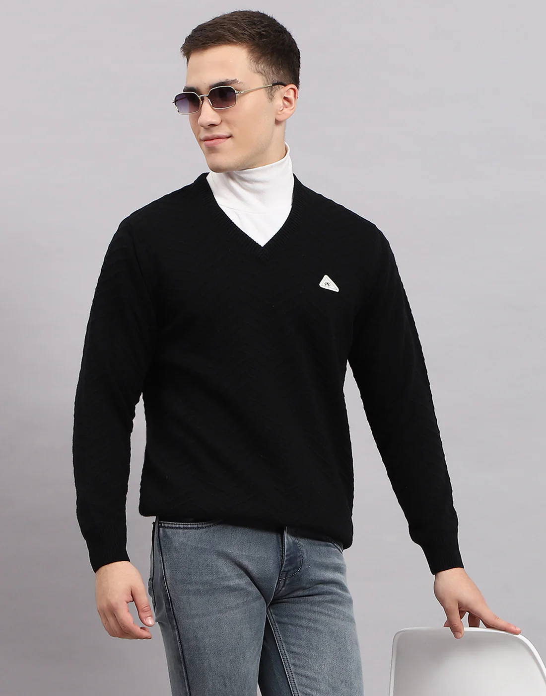 Men Black Self Design V Neck Full Sleeve Pullover - Image 6