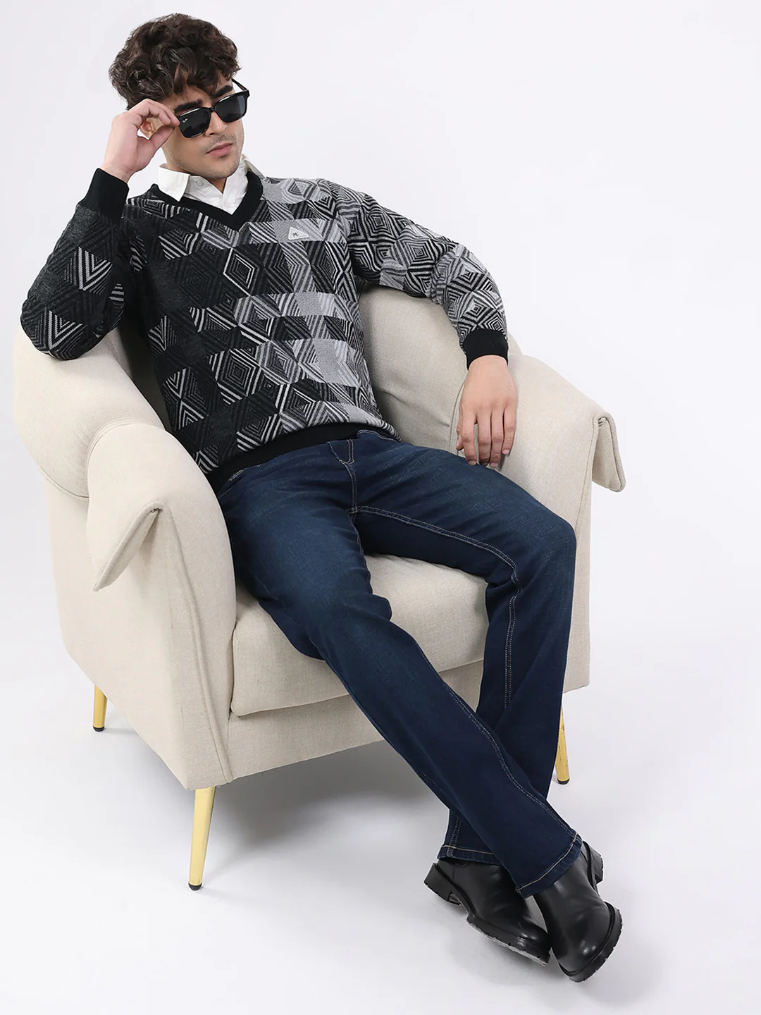 Men Black Self Design V Neck Full Sleeve Pullover - Image 2