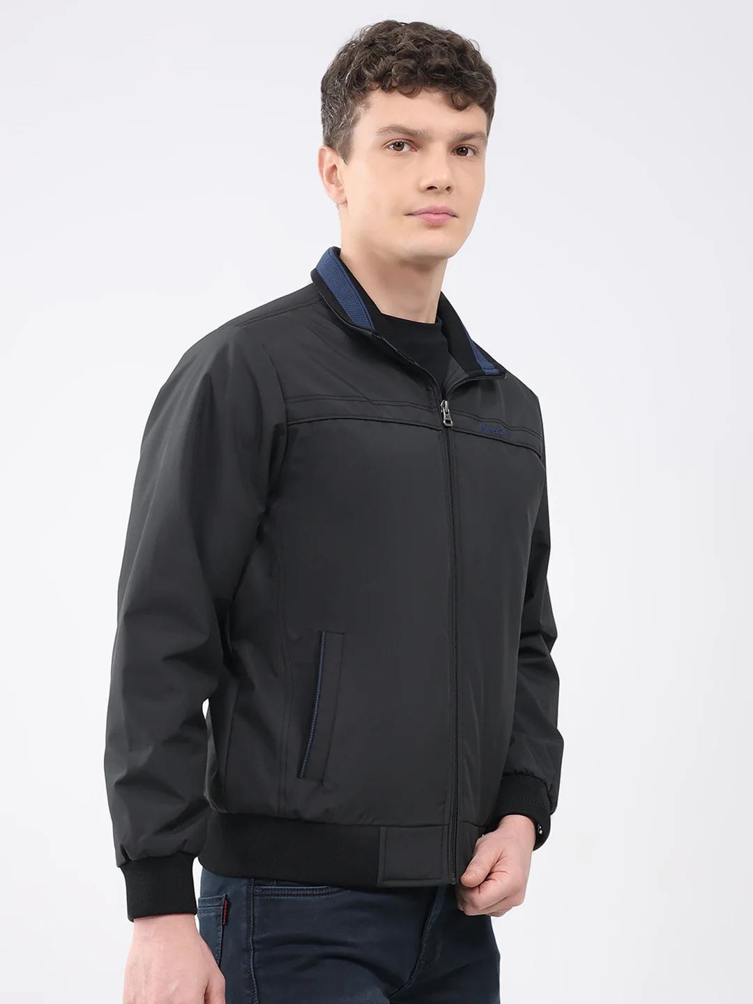 Men Black Solid Collar Full Sleeve Jacket - Image 4