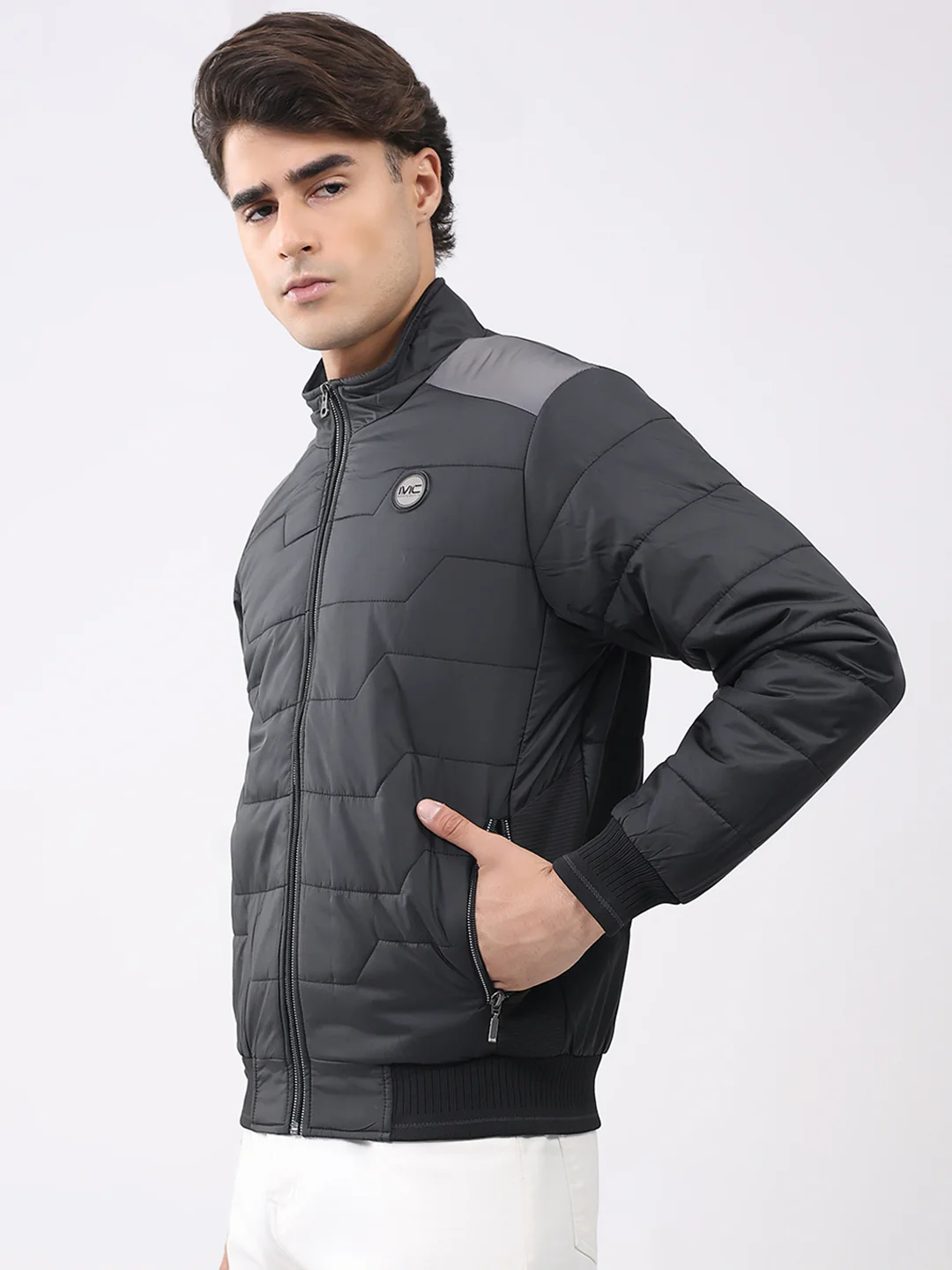 Men Black Solid Collar Full Sleeve Jacket - Image 3