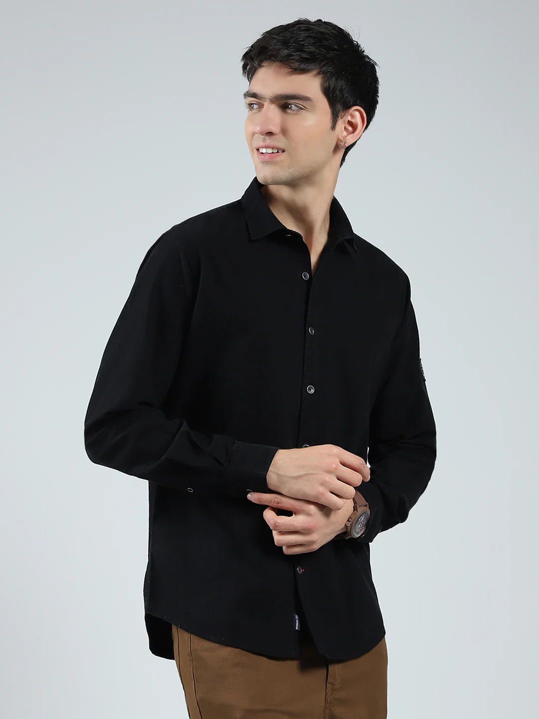 Men Black Solid Collar Full Sleeve Shirt - Image 4
