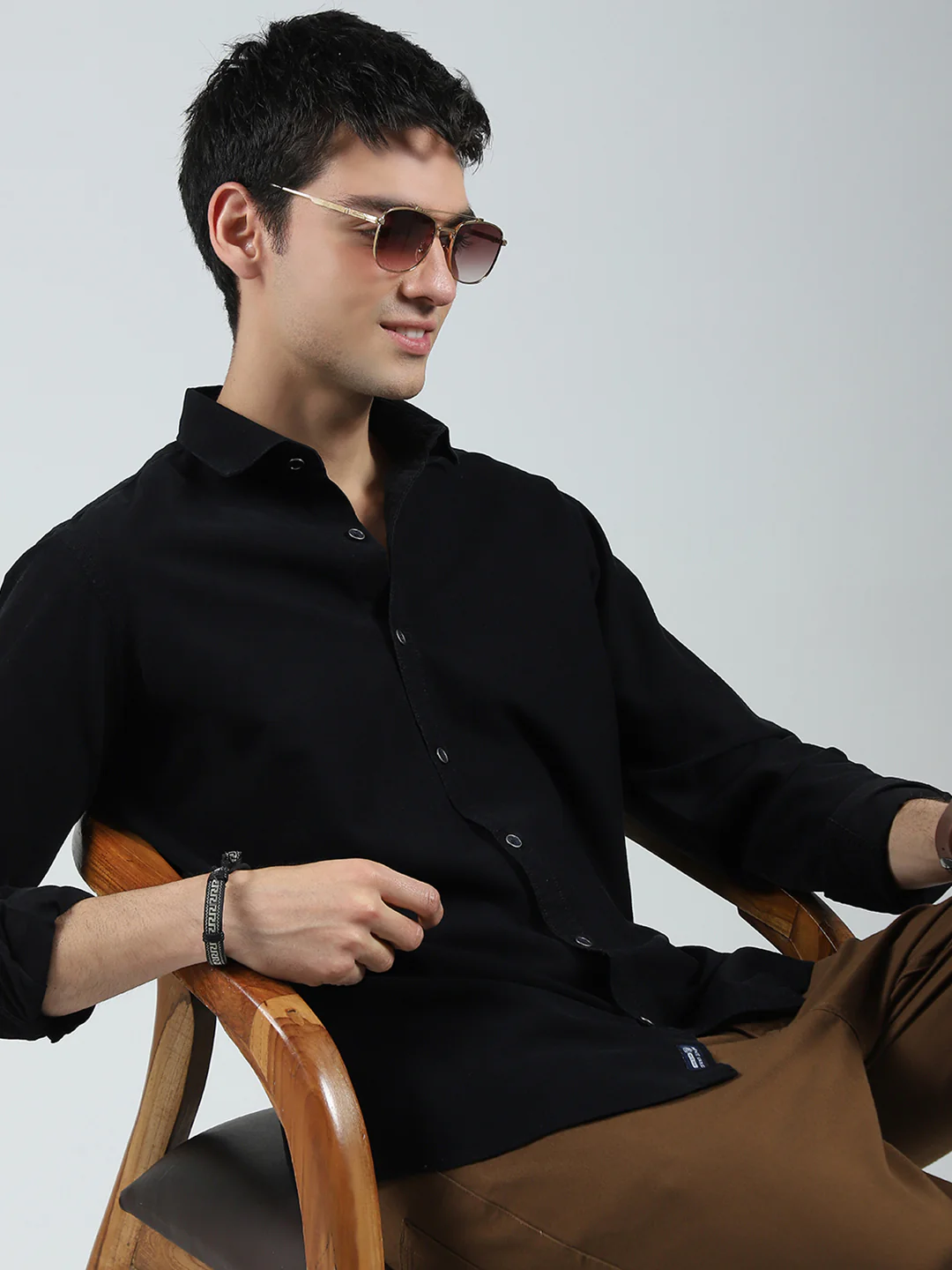 Men Black Solid Collar Full Sleeve Shirt - Image 6