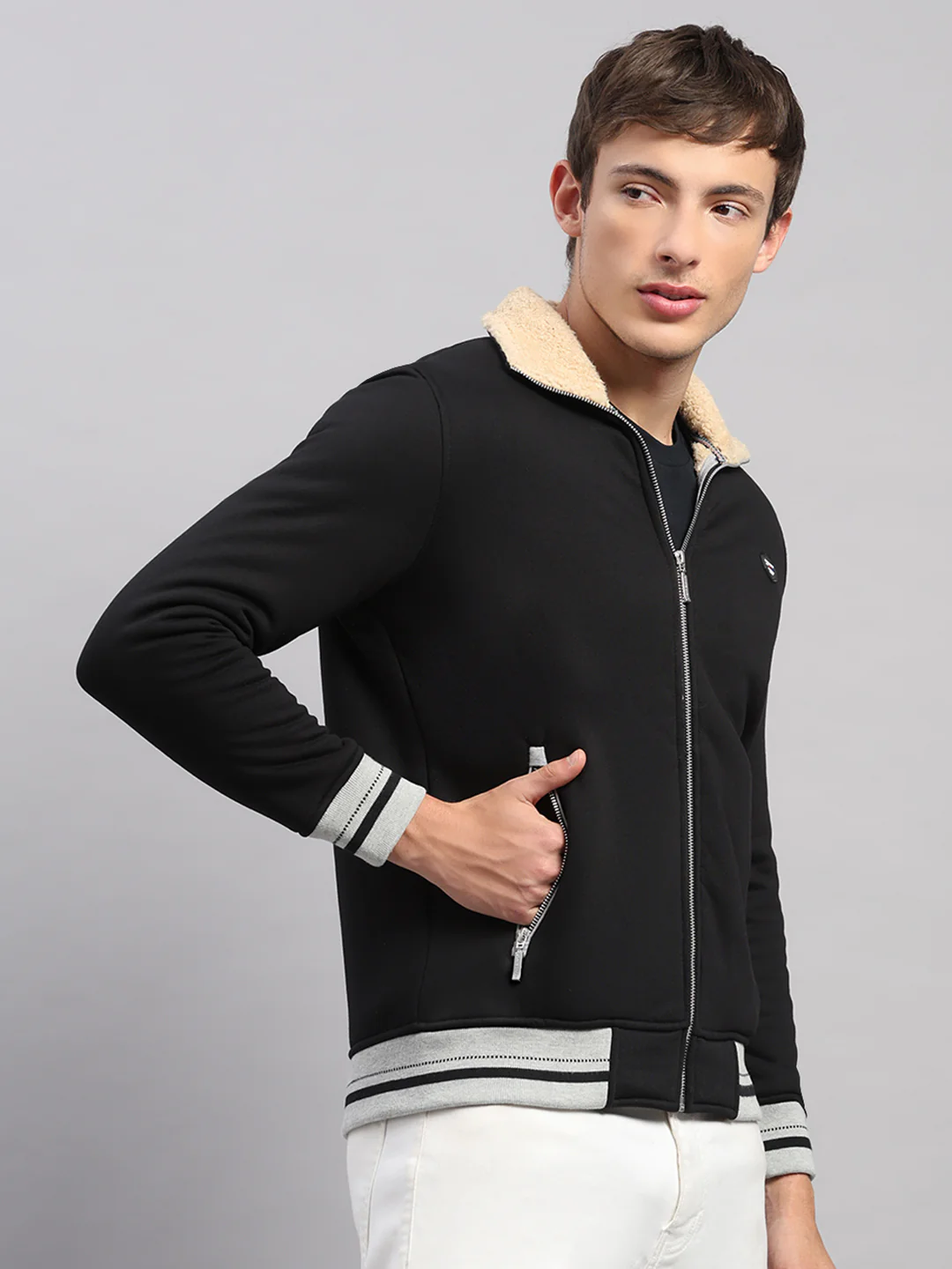 Men Black Solid Collar Full Sleeve Sweatshirt - Image 4