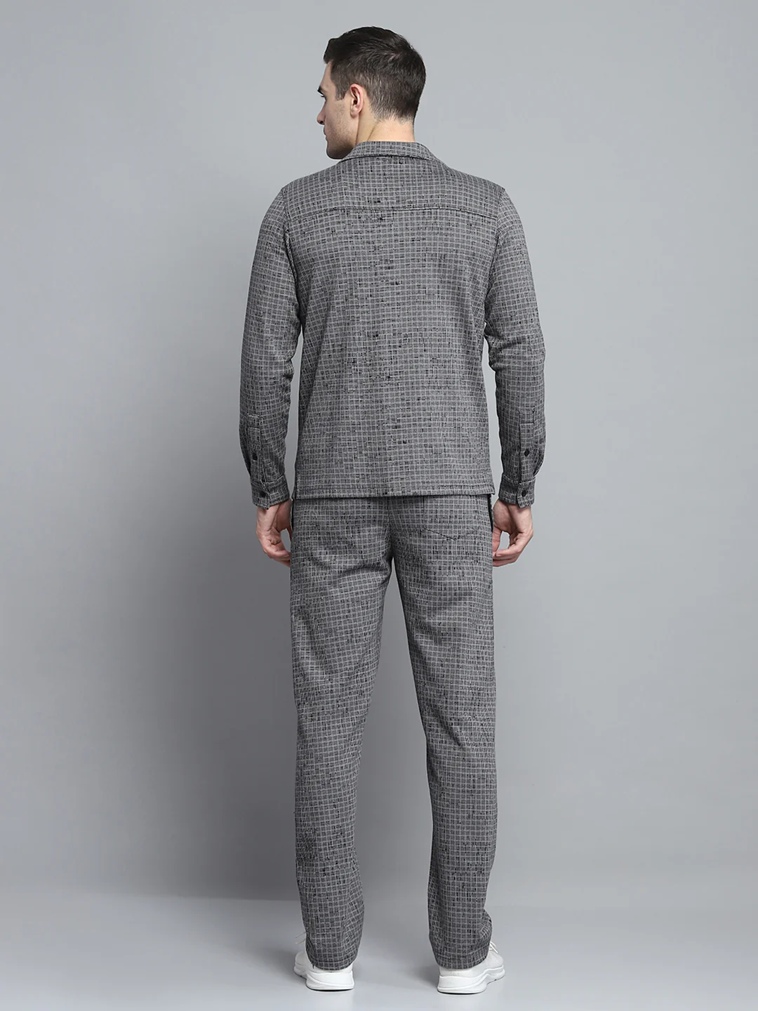 Men Black Solid Collar Full Sleeve Winter Tracksuit - Image 5