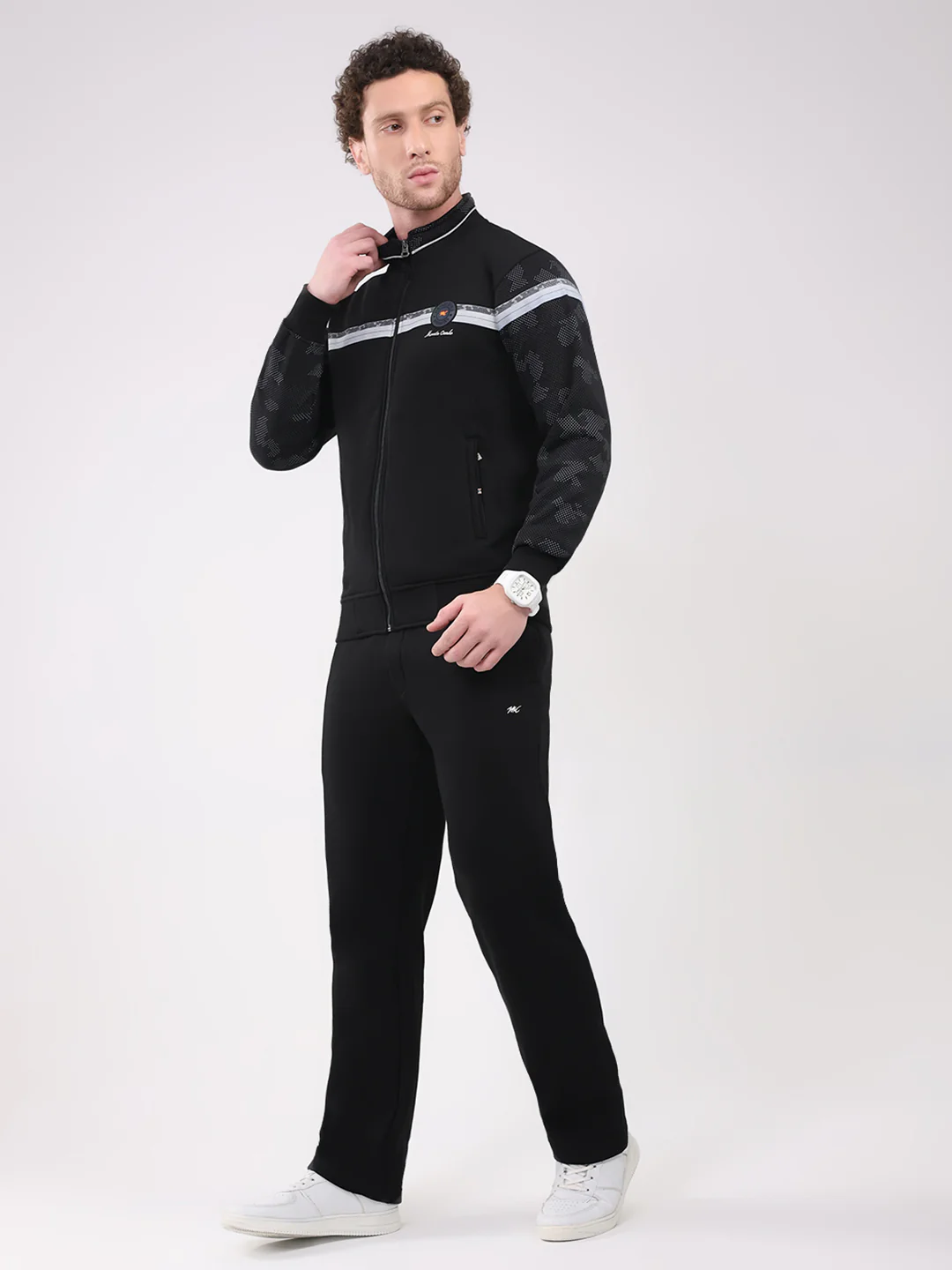 Men Black Solid Collar Full Sleeve Winter Tracksuit - Image 3