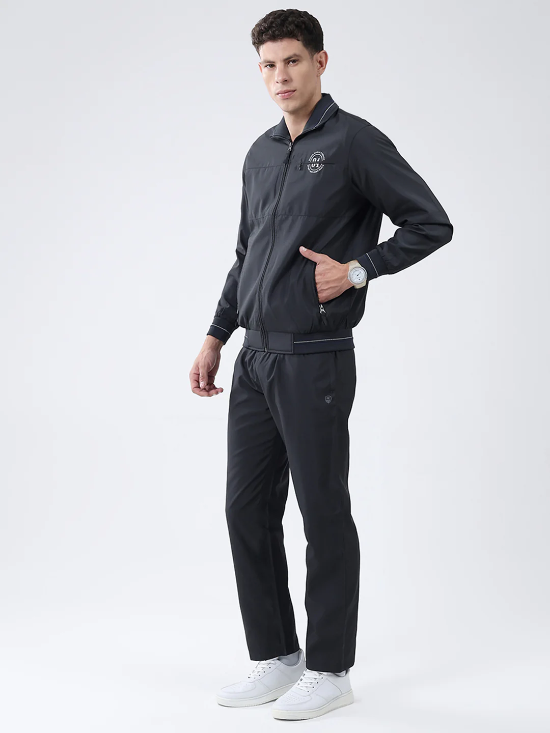 Men Black Solid Collar Full Sleeve Winter Tracksuit - Image 3