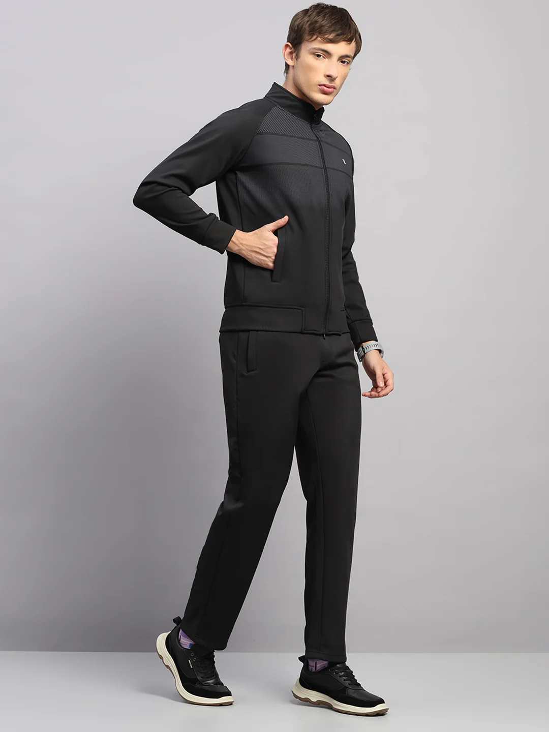 Luxuria Men Black Solid Collar Full Sleeve Winter Tracksuit - Image 4