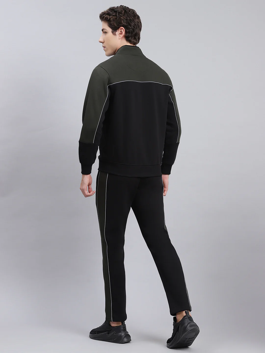Men Black Solid Cotton Blend Track Suit - Image 5