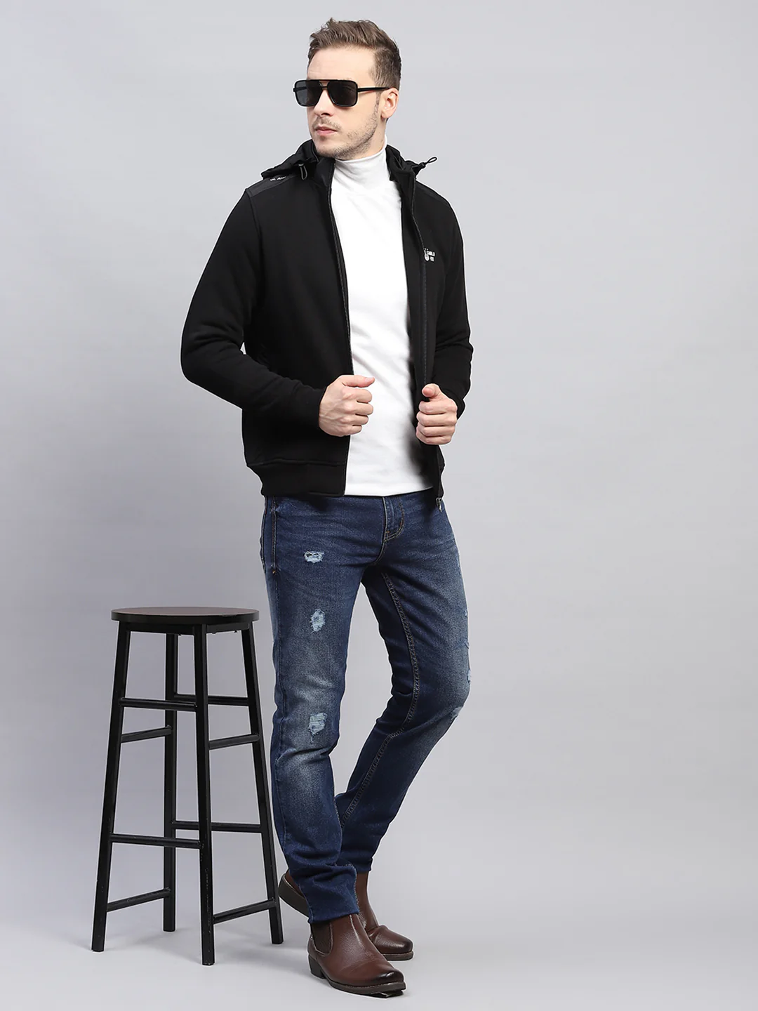 Men Black Solid Detachable Hood Full Sleeve Sweatshirt - Image 2
