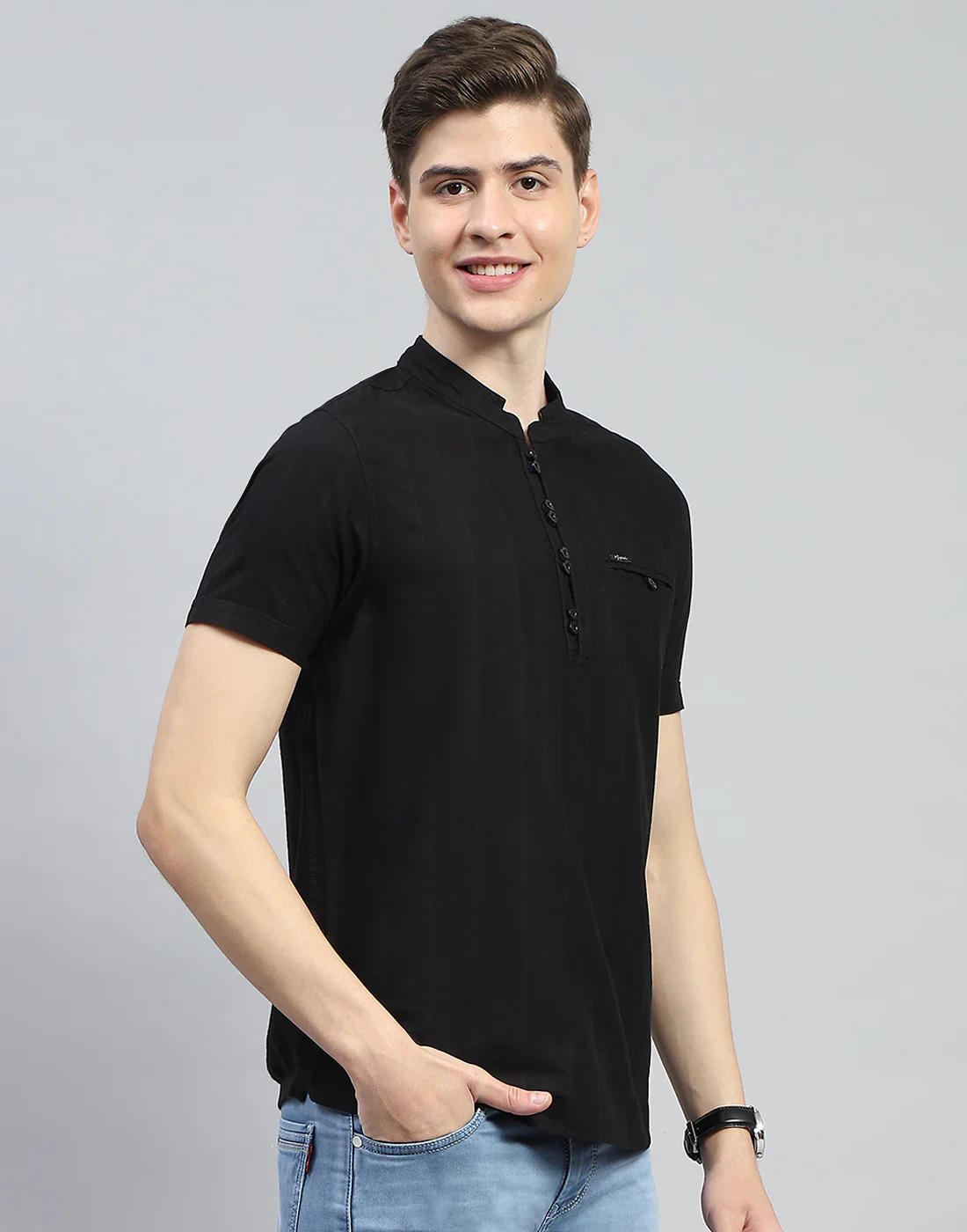 Men Black Solid F Neck Half Sleeve Kurta - Image 4