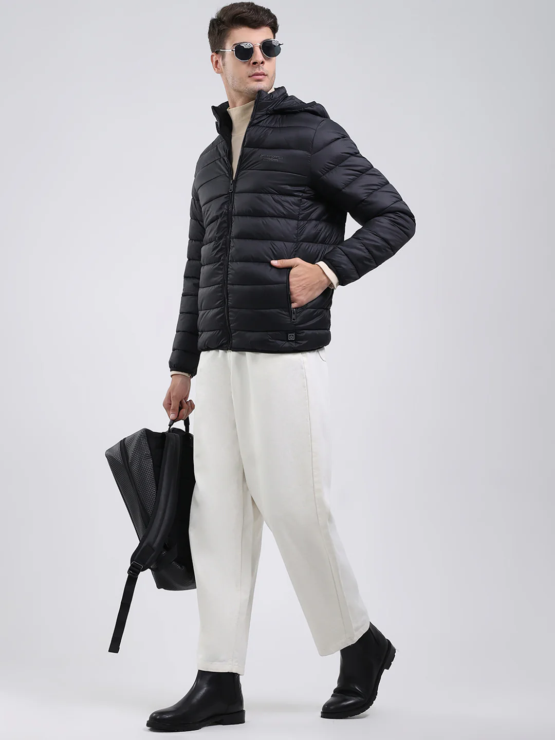 Men Black Solid Hooded Full Sleeve Heating Jacket - Image 2