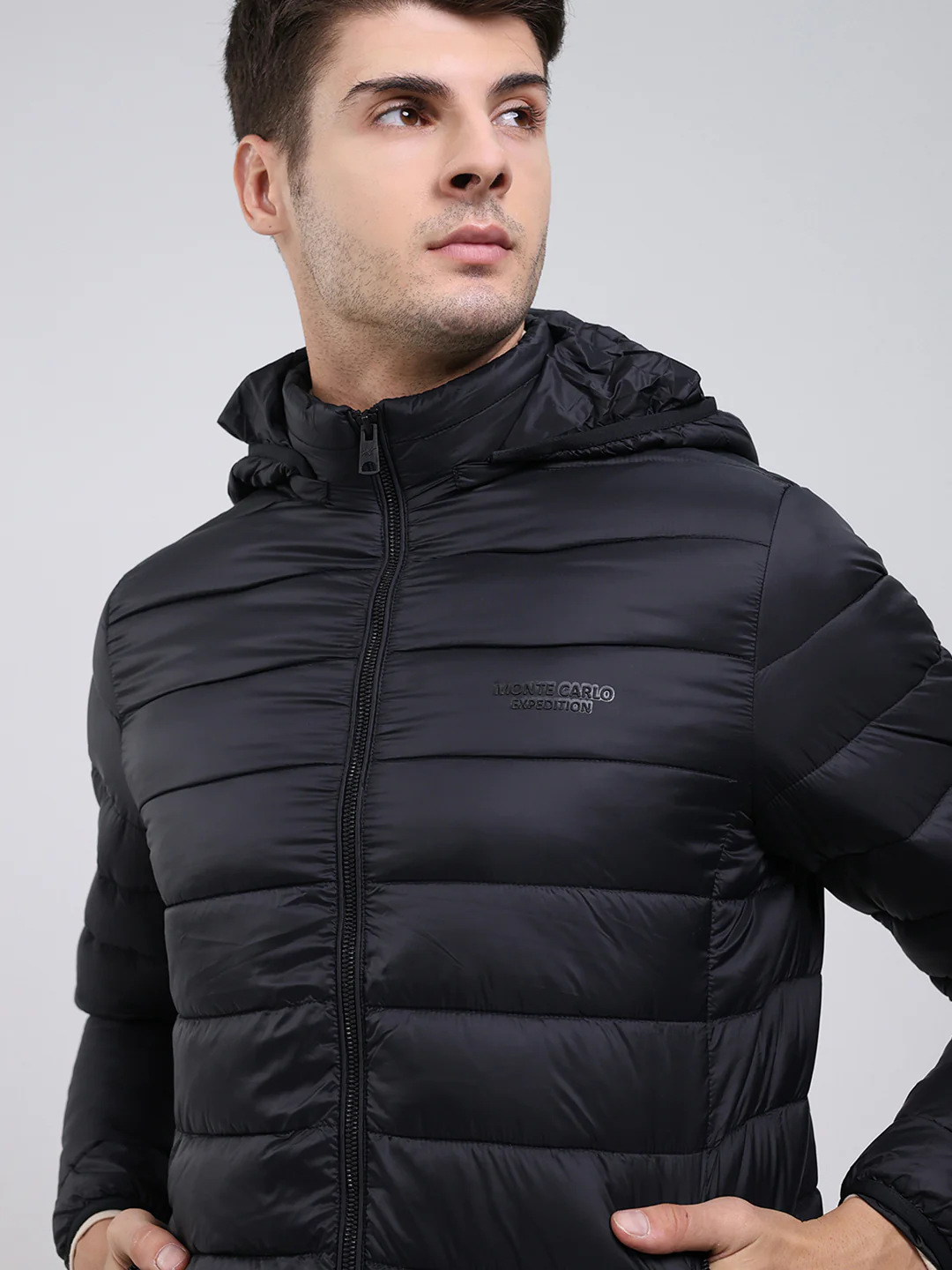 Men Black Solid Hooded Full Sleeve Heating Jacket - Image 6