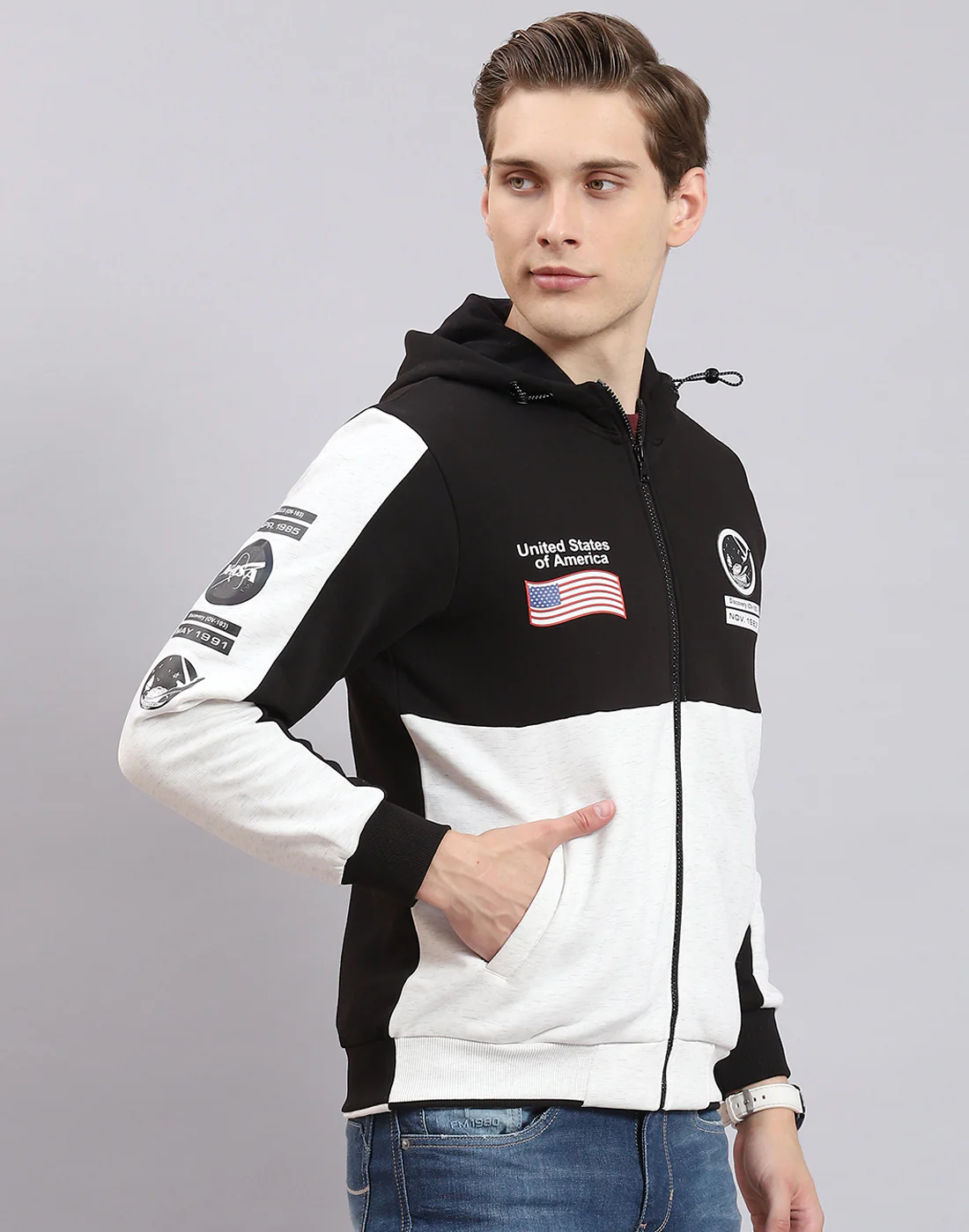 Men Black Solid Hooded Full Sleeve Sweatshirt - Image 4