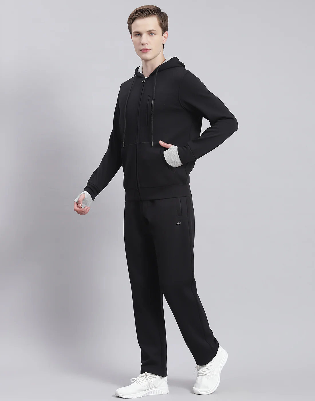 Men Black Solid Hooded Full Sleeve Tracksuit - Image 3
