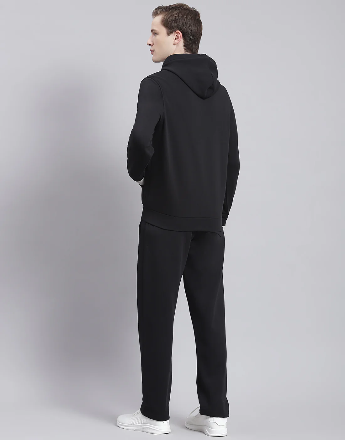 Men Black Solid Hooded Full Sleeve Tracksuit - Image 5